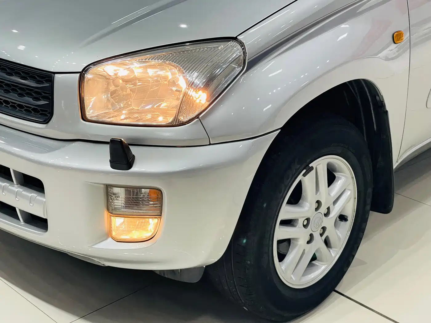 Toyota RAV4 (Import) 2004 2004 Model 2.0 5-Door