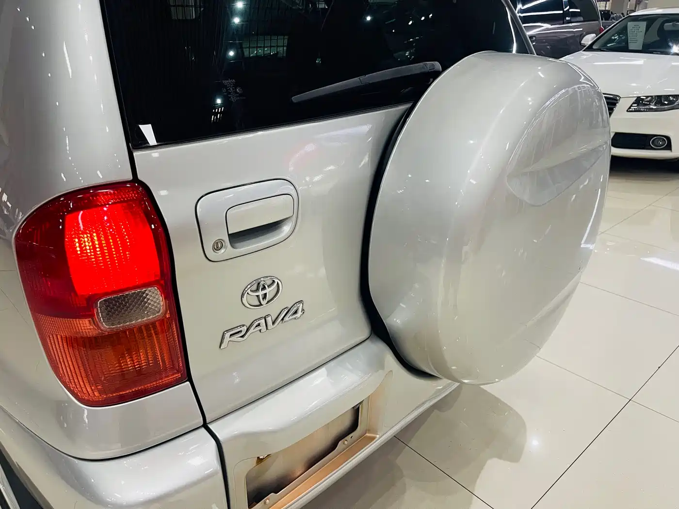 Toyota RAV4 (Import) 2004 2004 Model 2.0 5-Door