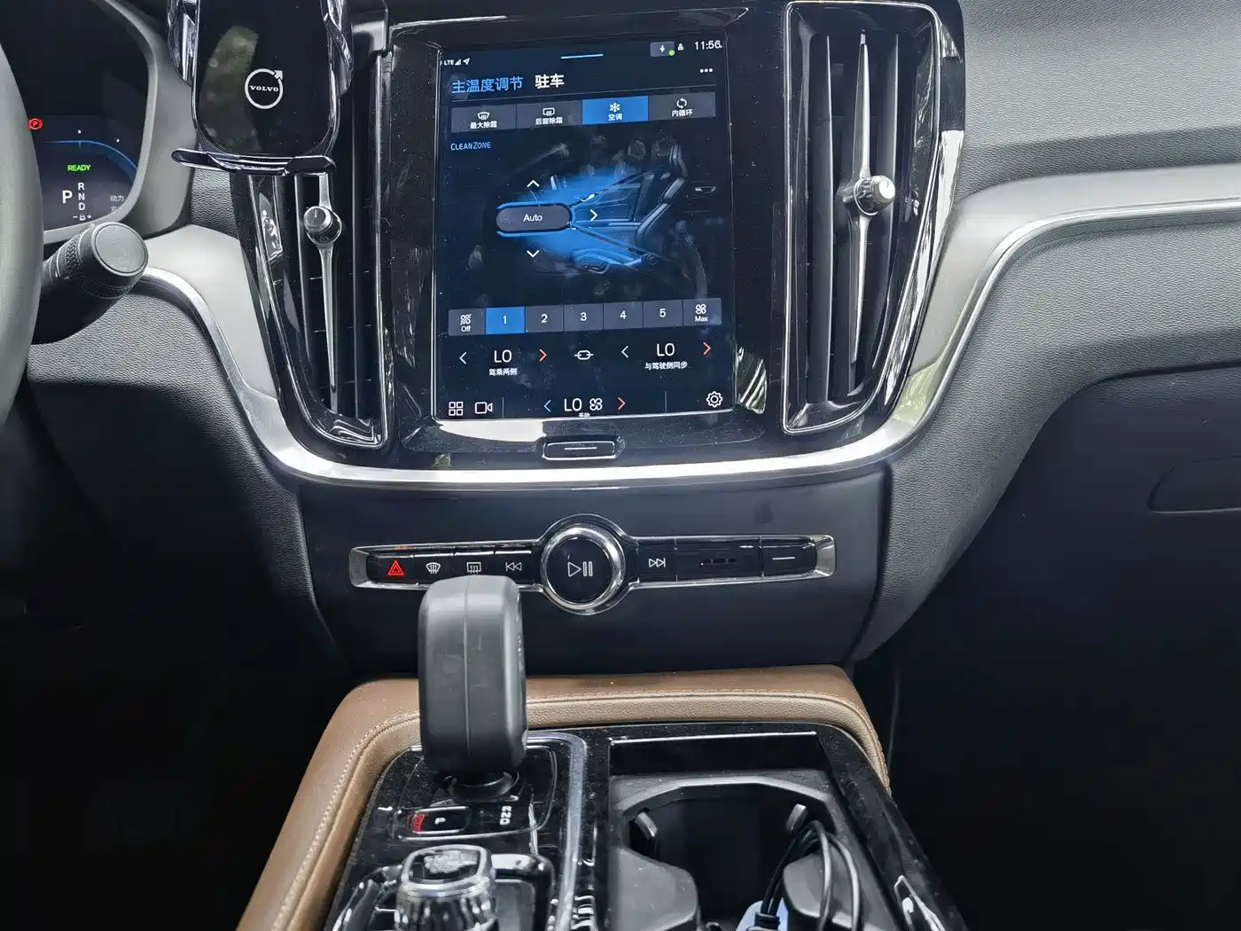 Volvo S60 Plug-in Hybrid 2024 2024 T8 AWD Long Range Momentum Luxury Edition