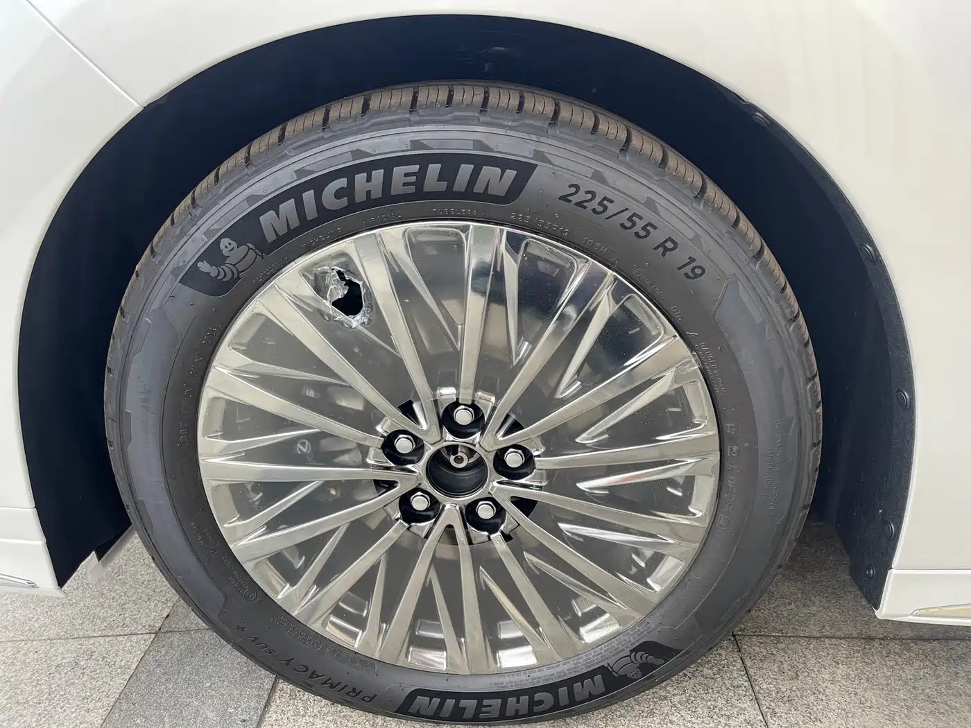 Lexus LM 2025 Model 500h Six-Seater Prestige Edition фото 14
