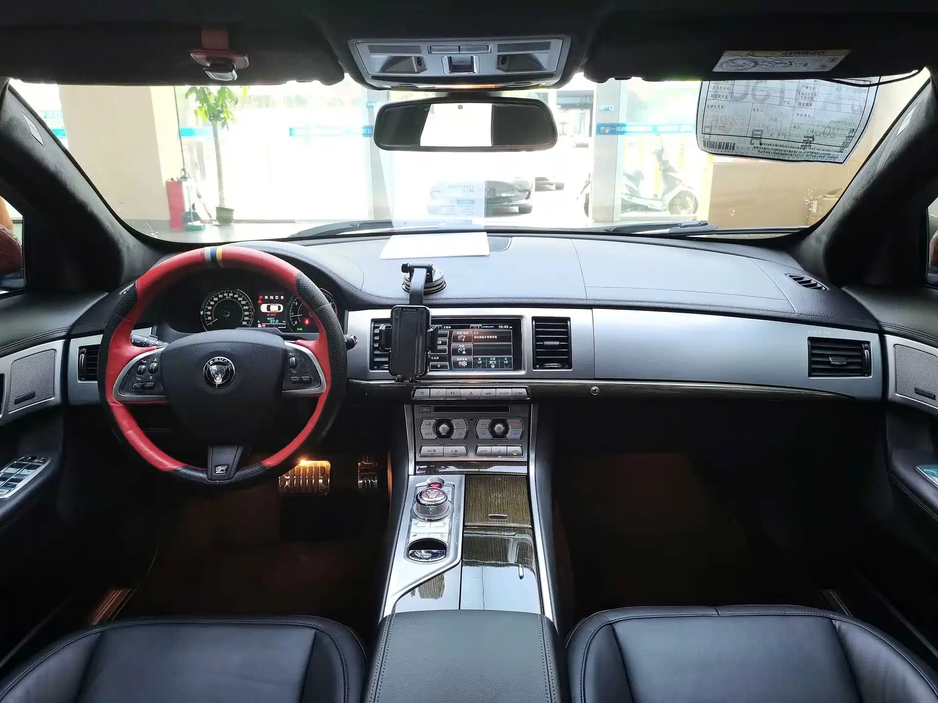 Фото 12 - Jaguar XF