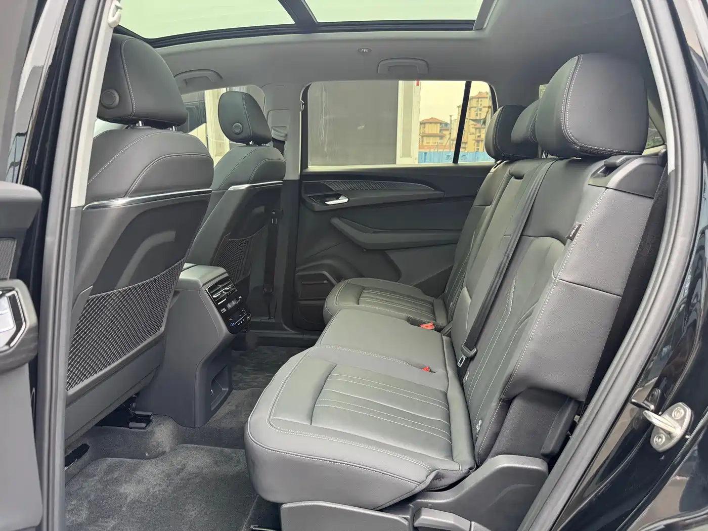 Audi Q6 2025 2025 40 TFSI quattro Commemorative Edition Yulin Package 7-Seater