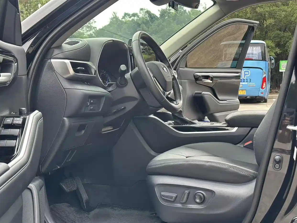 Toyota Highlander 2024 2023 2.5L Smart Hybrid Dual Engine AWD Premium 7-Seater