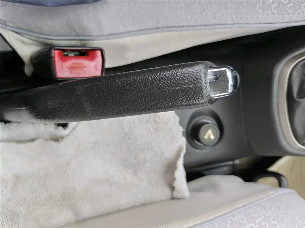 Chevrolet Aveo 2011 Sedan 1.4L MT SL фото 8