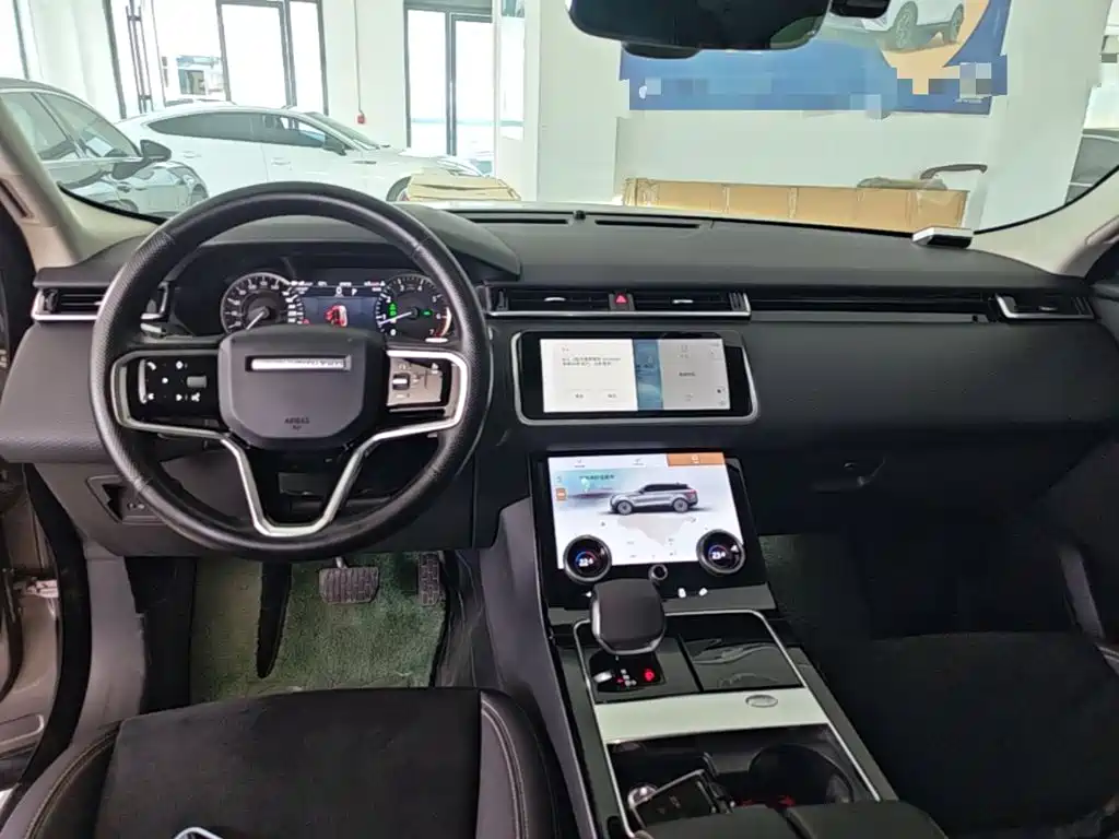 Photo 10 - Land Rover Range Rover Velar