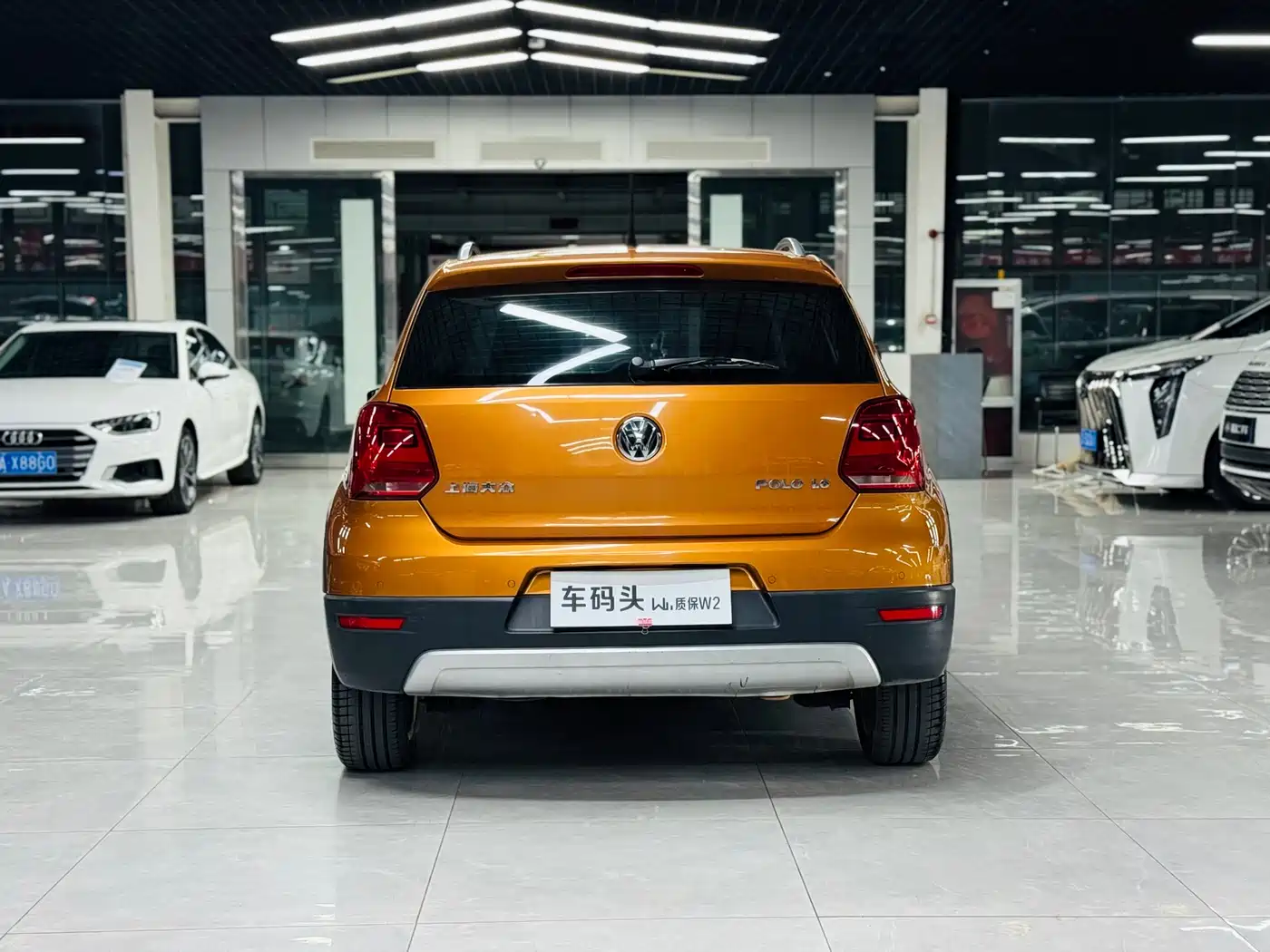 Volkswagen Polo 2014 1.6L Cross Polo Automatic фото 6
