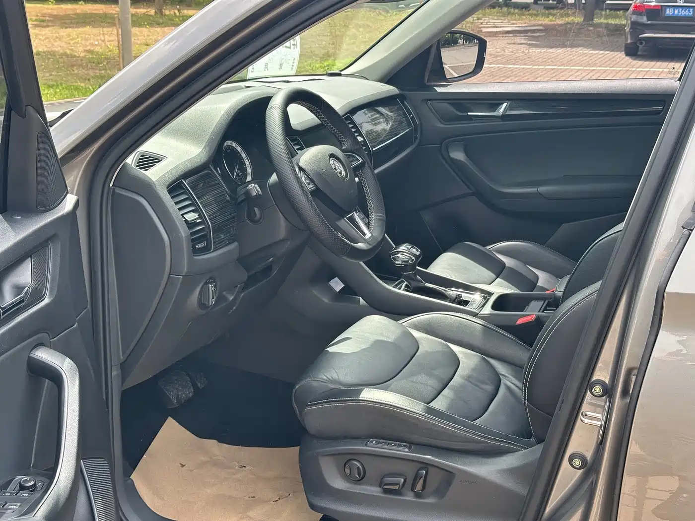 Škoda Kodiaq 2017 TSI330 7-seater 2WD Luxury Edition фото 8