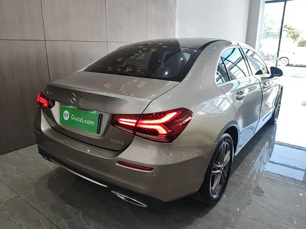 Mercedes-Benz A-Class 2019 Facelift A 200 L фото 7