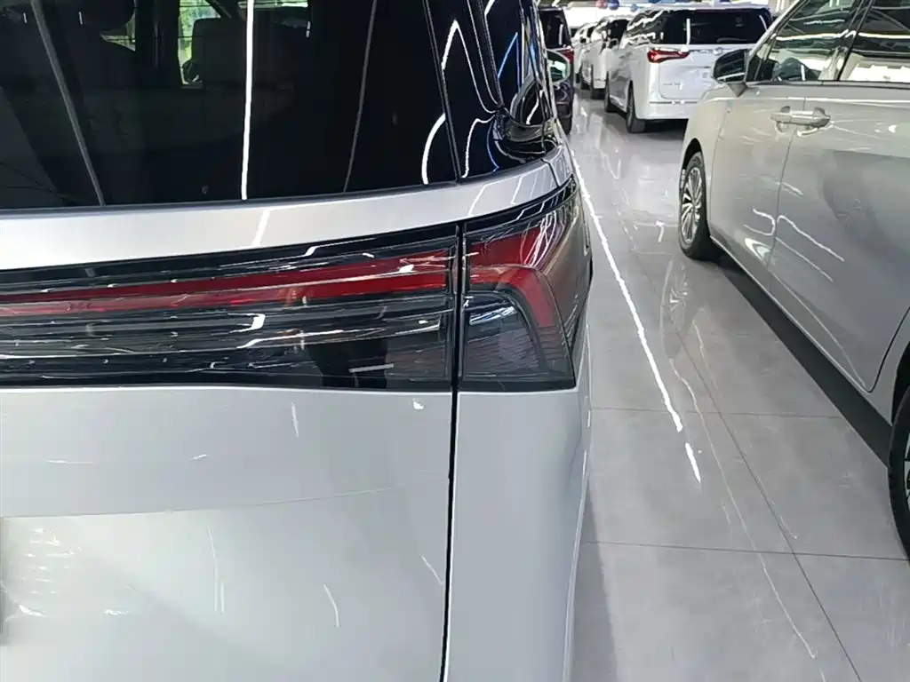 Buick GL8 New Energy 2025 Land Honor Premium Edition 7-Seater фото 8