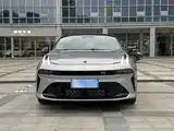 Photo 2 - Lynk & Co 03