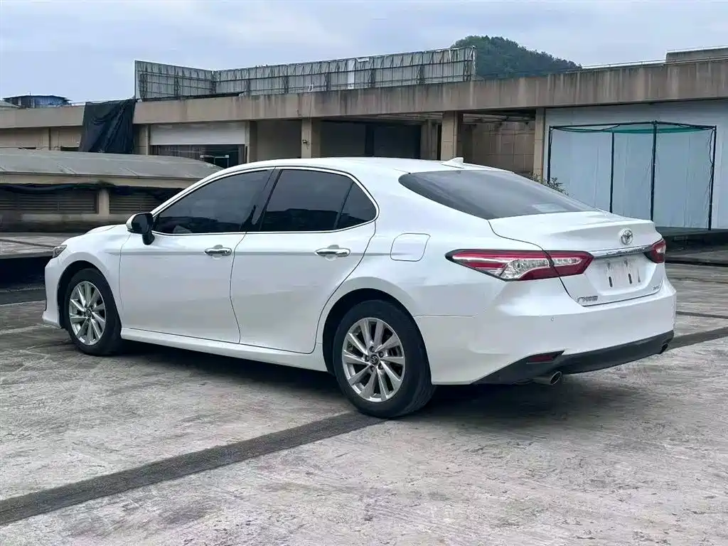 Toyota Camry 2021 2.0G Luxury Edition фото 8