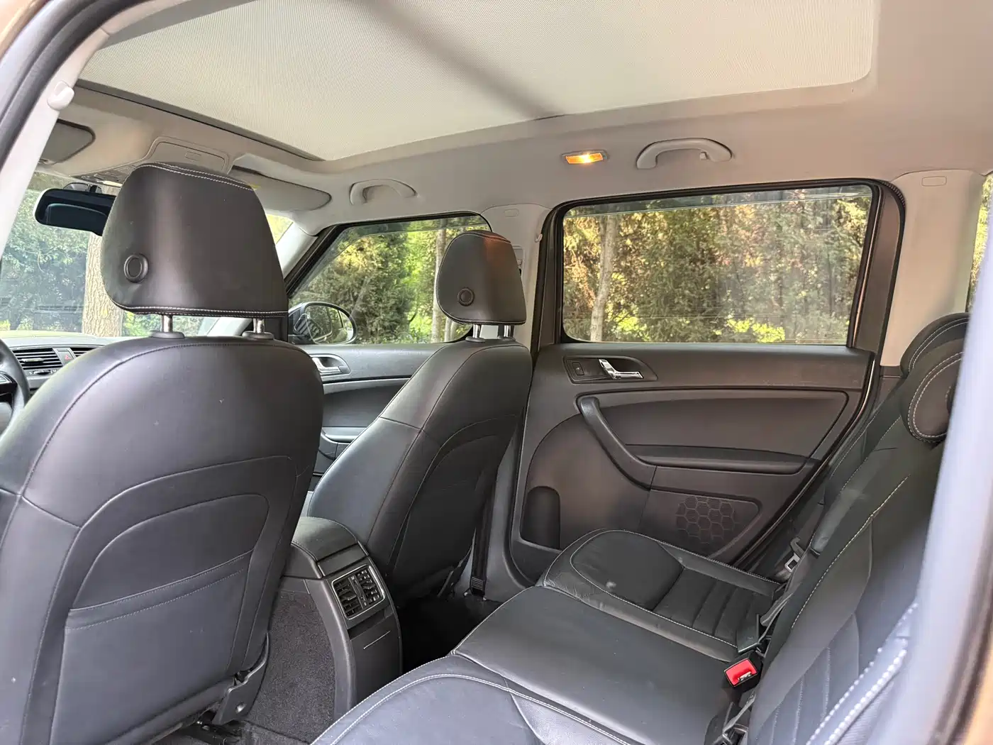 Škoda Yeti 2016 1.4TSI DSG Prestige Edition фото 16