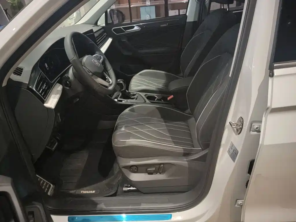 Фото 15 - Volkswagen Tiguan L