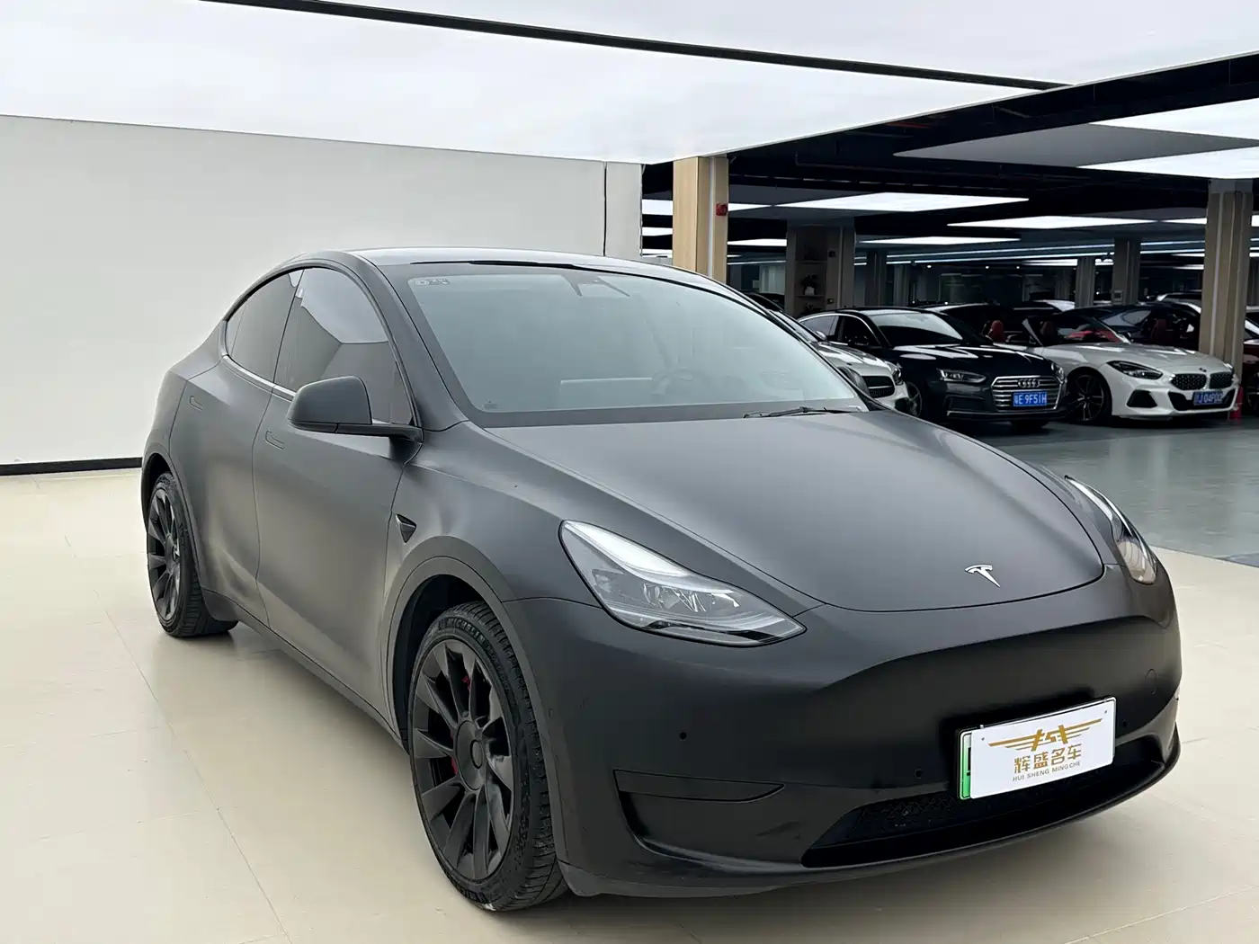 TESLA MODEL Y