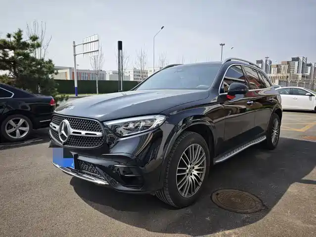 MERCEDES-BENZ GLC