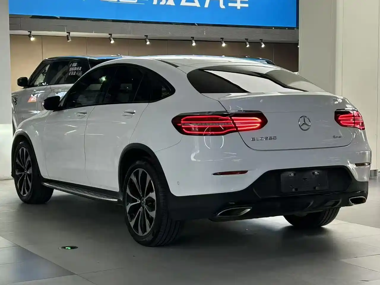 Mercedes-Benz GLC Coupe 2019 GLC 260 4MATIC Coupe SUV фото 9