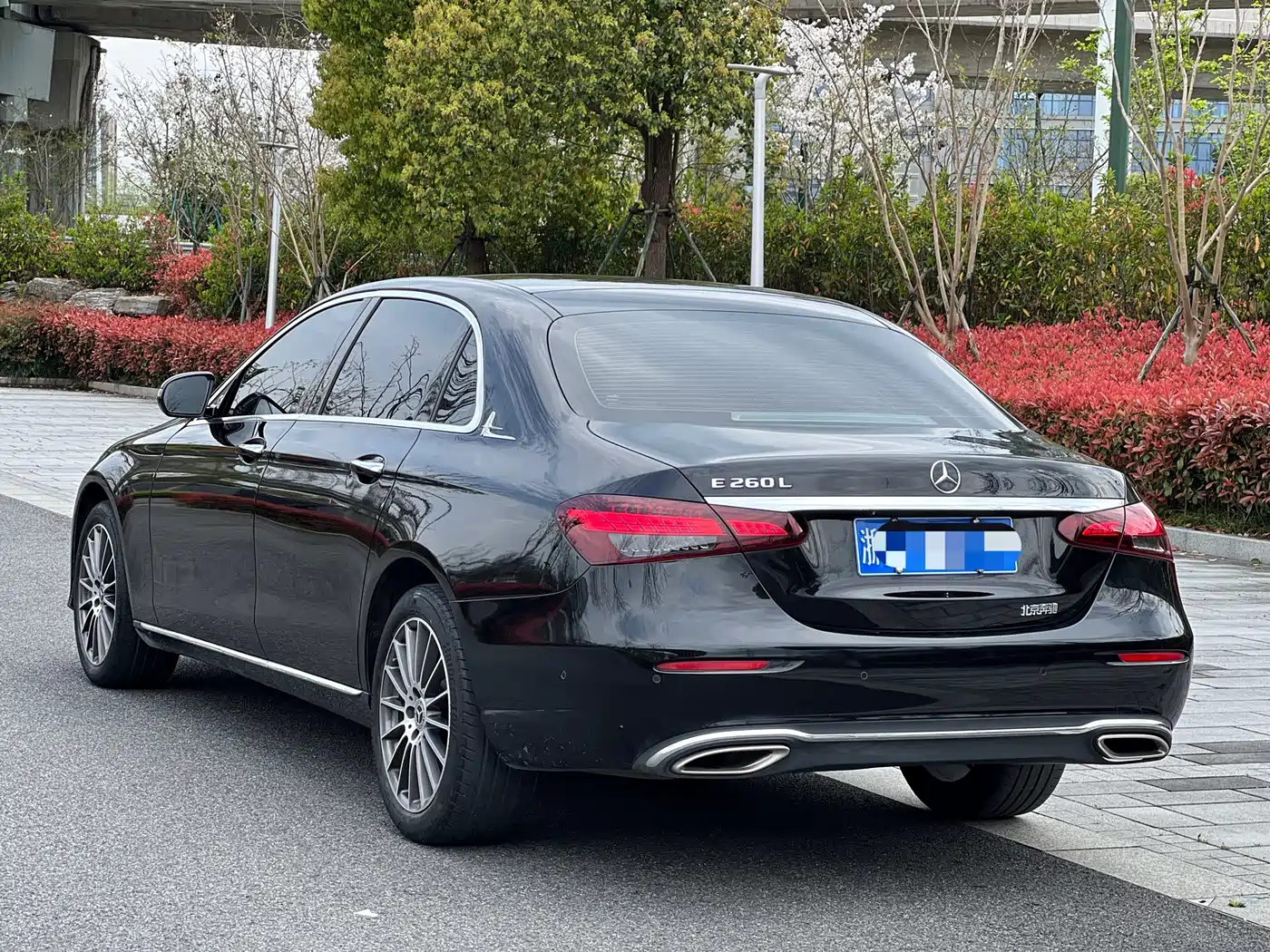 MERCEDES-BENZ E CLASS