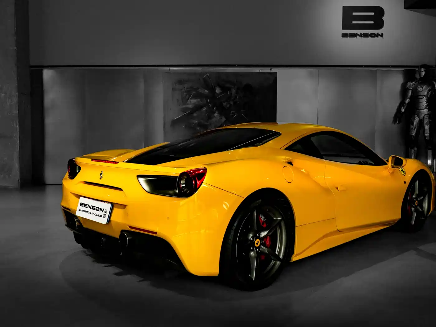 FERRARI 488