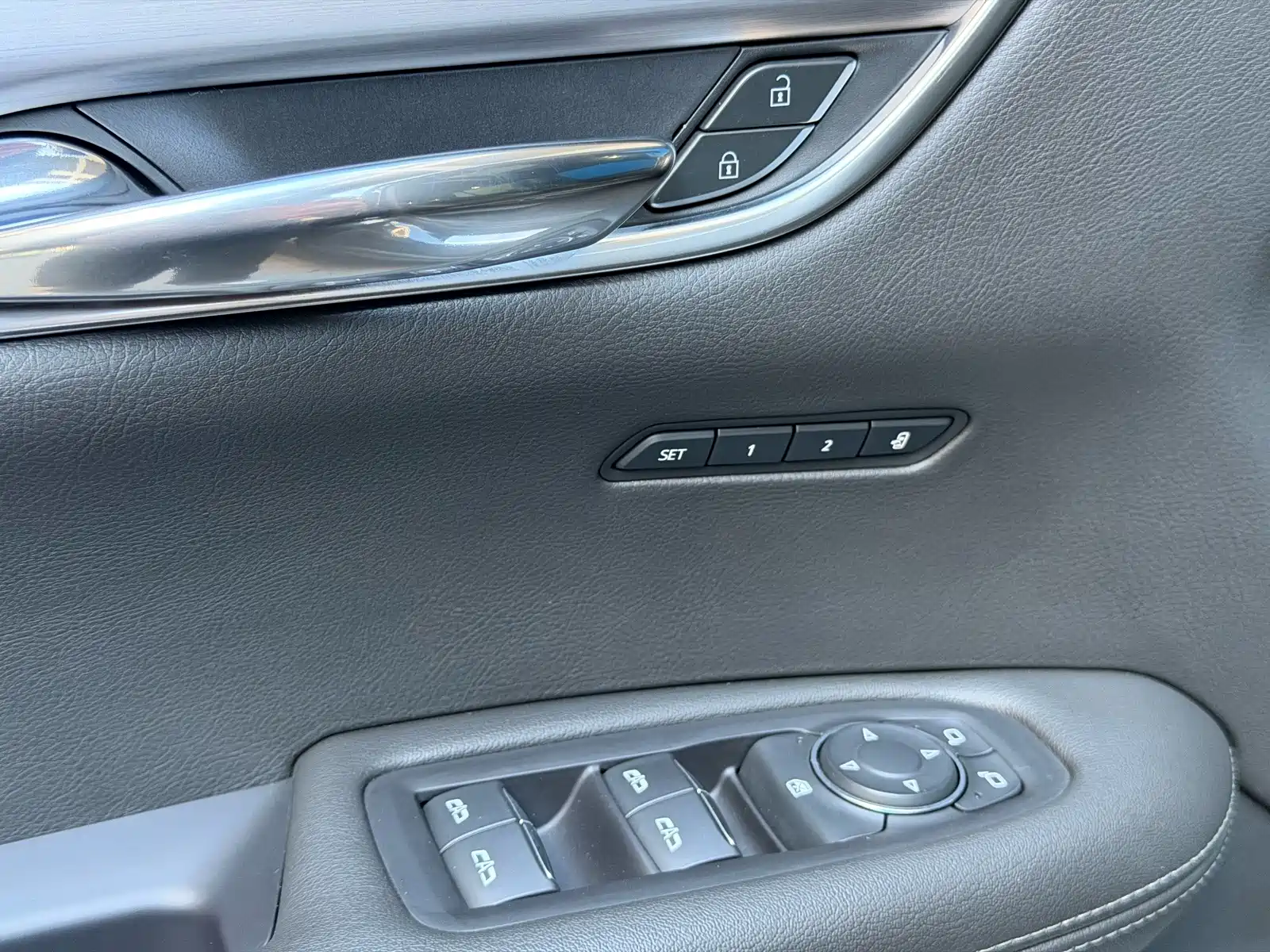 Photo 16 - Cadillac XT6