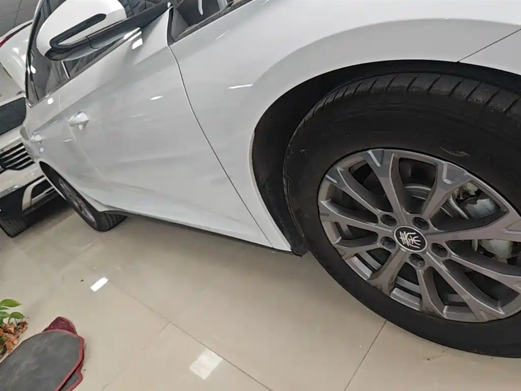BYD Qin L 2024 DM-i 80KM Leading Edition фото 21
