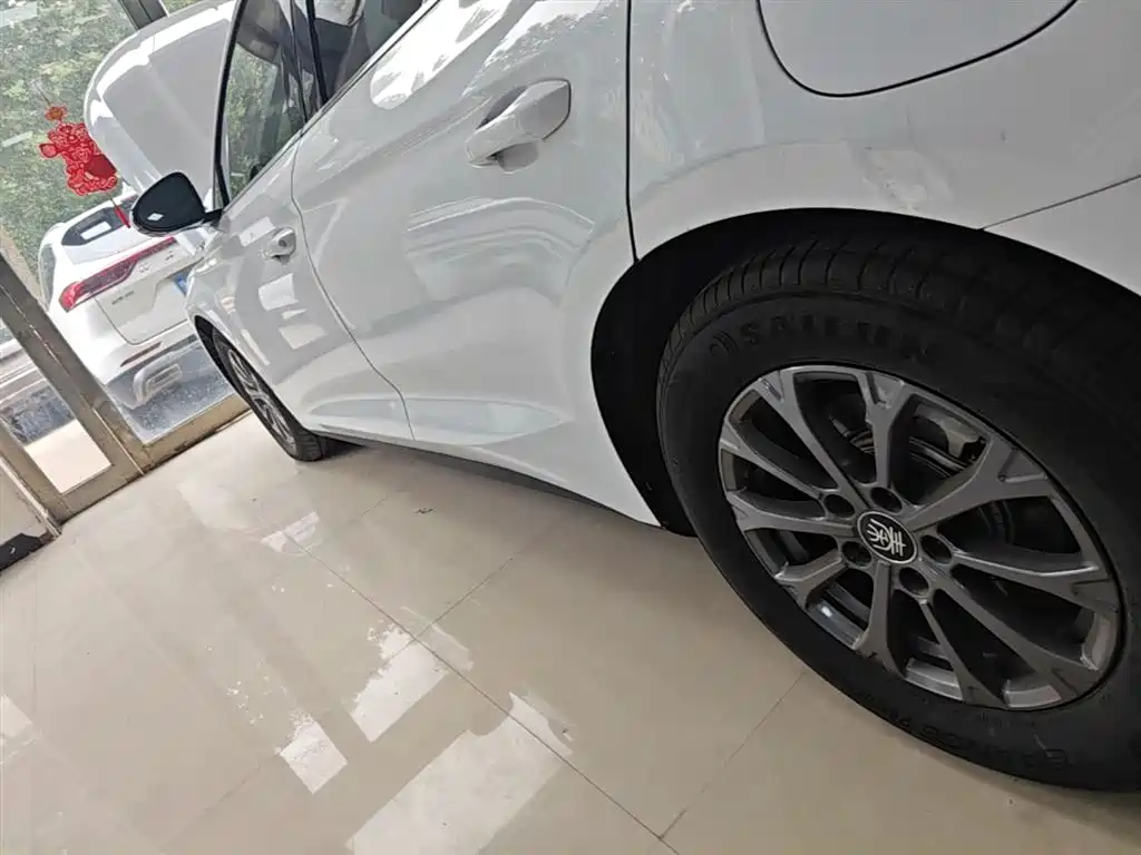 BYD Qin L 2024 DM-i 80KM Leading Edition фото 22