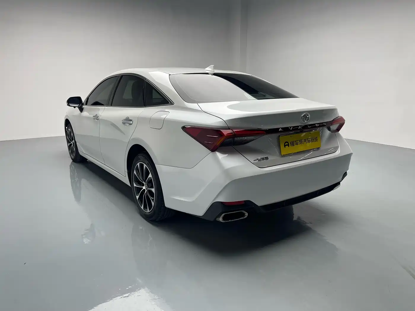 Toyota Avalon 2022 2.0L Luxury Edition фото 14