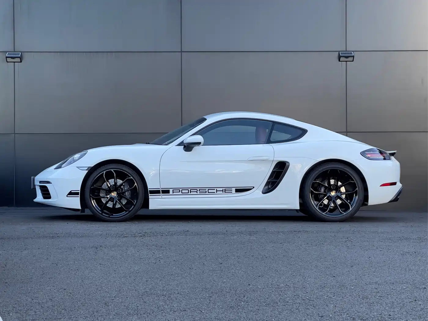 2025 Porsche 718