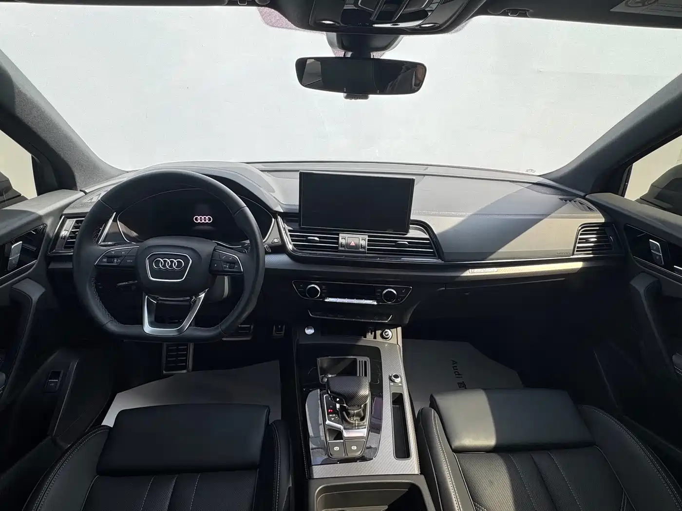 Audi Q5L 2024 Model 40 TFSI Luxury Dynamic фото 6