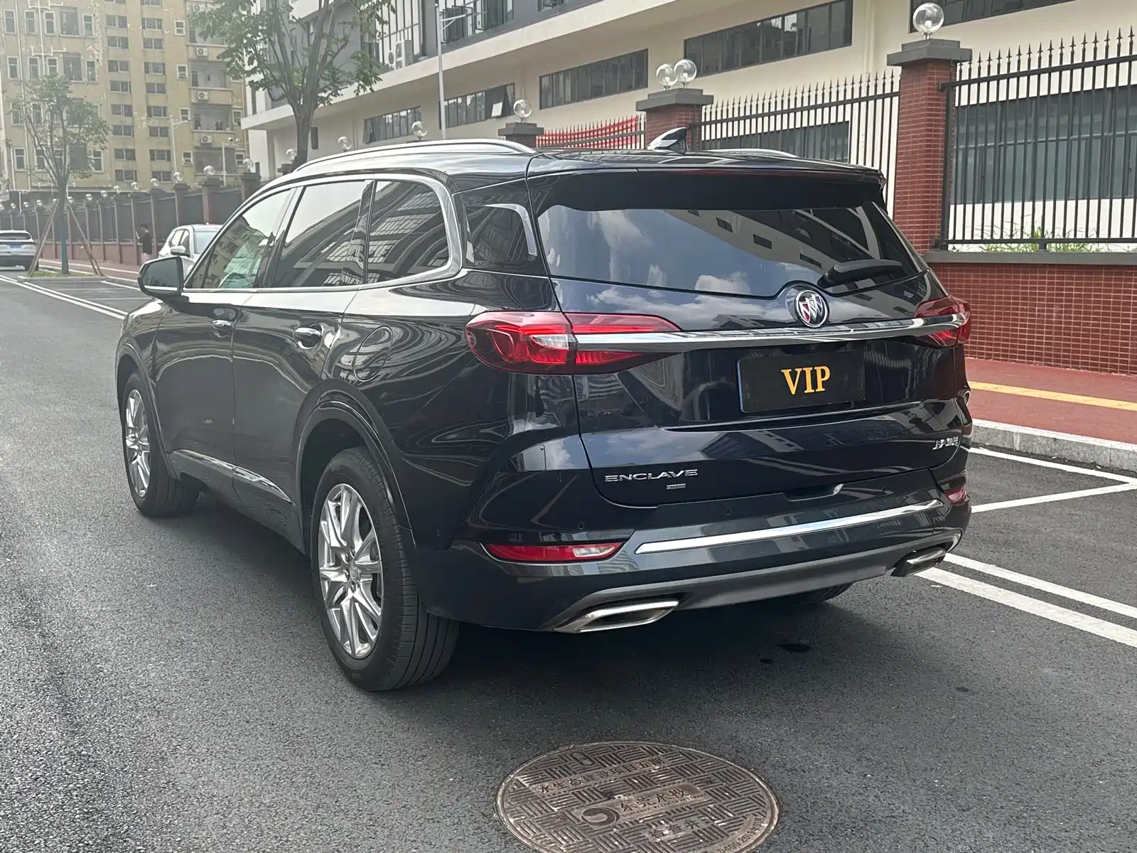 Photo 4 - Buick Enclave