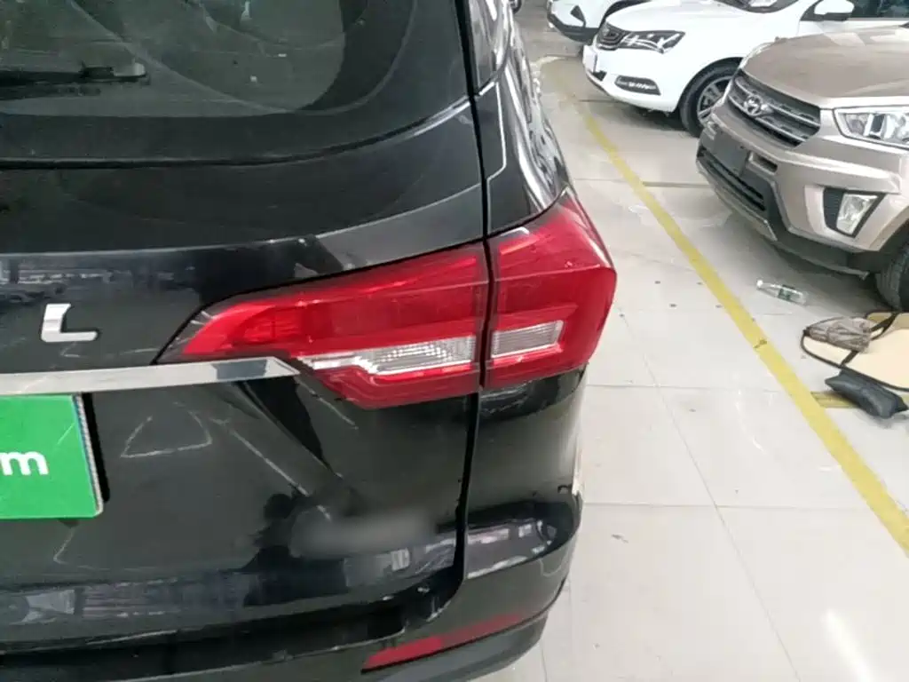 Фото 8 - Haval M6