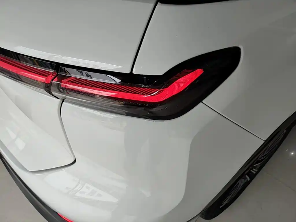 Фото 8 - NIO ES7
