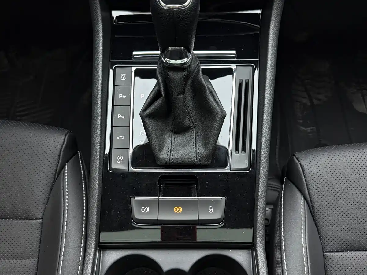 Škoda Superb 2023 TSI280 DSG Premium Edition фото 11