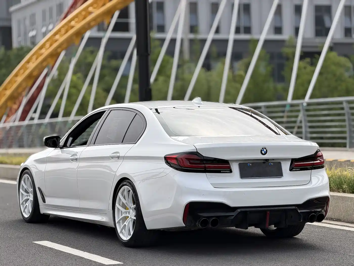 BMW 5 Series 2018 525Li M Sport Package фото 8