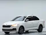 Фото 2 - Škoda Rapid