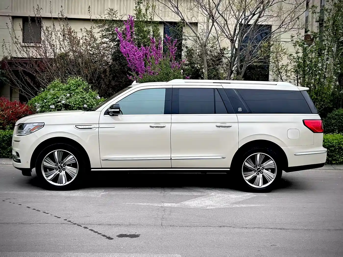 Lincoln Navigator 2020 3.5T Long Wheelbase Presidential Edition фото 19
