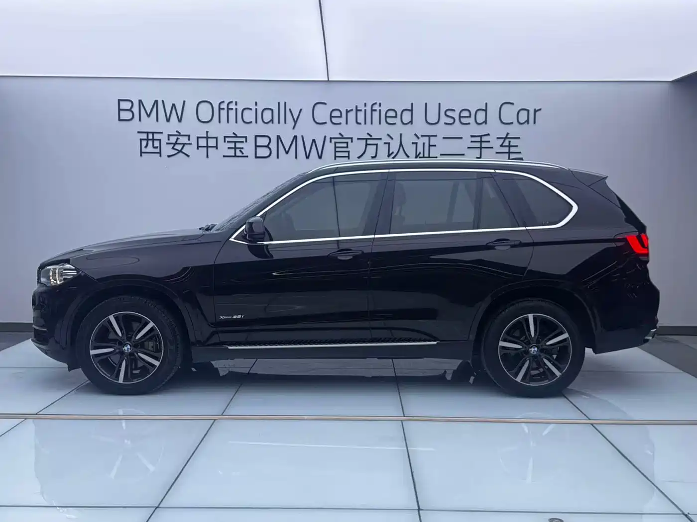 BMW X5 (Import) 2018 xDrive35i Elegant Model фото 3