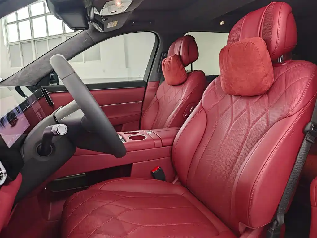 AITO Wenjie AITO M8 2025 Model Extended Range Max Edition 37kWh 6-Seater фото 6