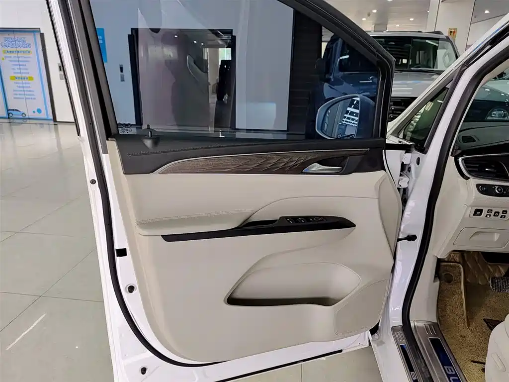 Buick GL8 2018 ES 28T Comfort Type China VI фото 6