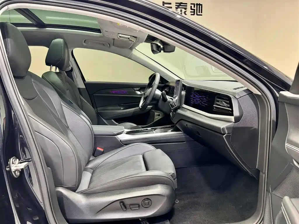 Volkswagen Passat 2025 Pro 380TSI Dragon Glory Edition фото 19