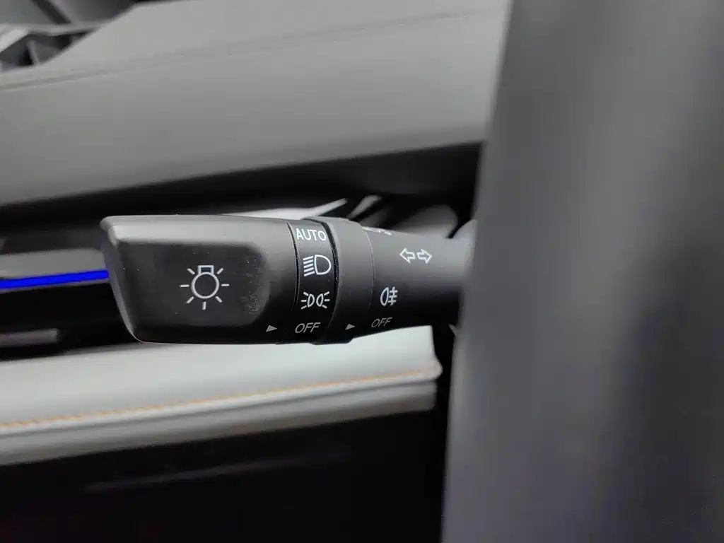 Changan UNI-V iDD 2024 2024 Blue Whale Smart iDD 136km Smart Premium