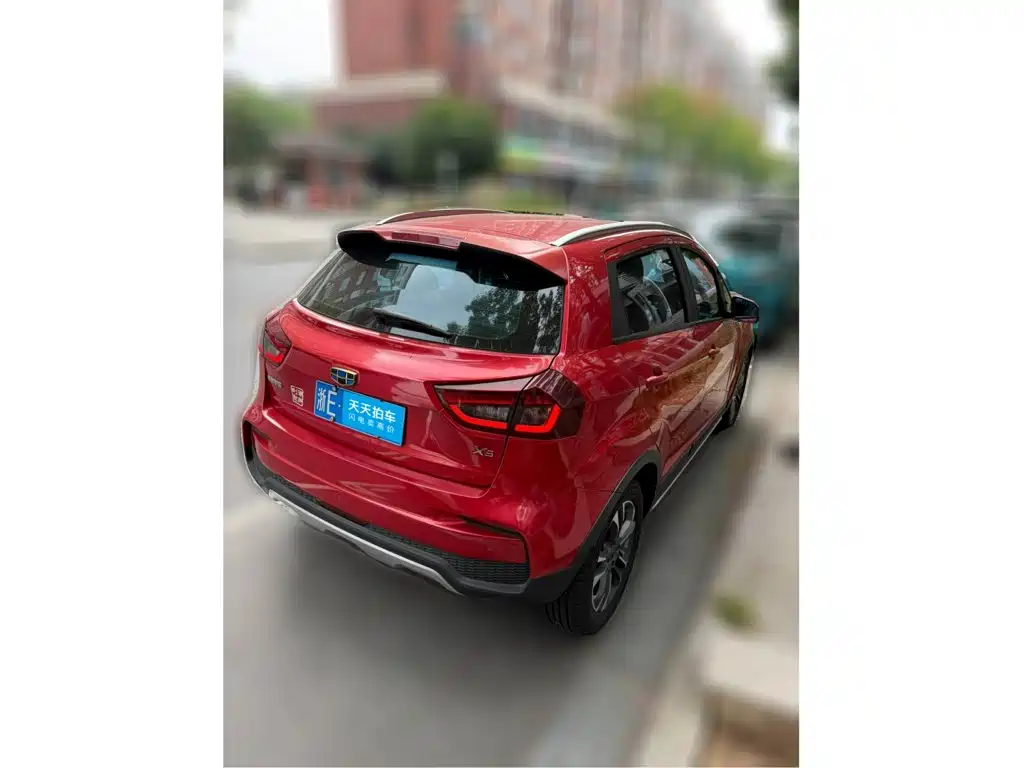 Фото 2 - Geely Vision X3
