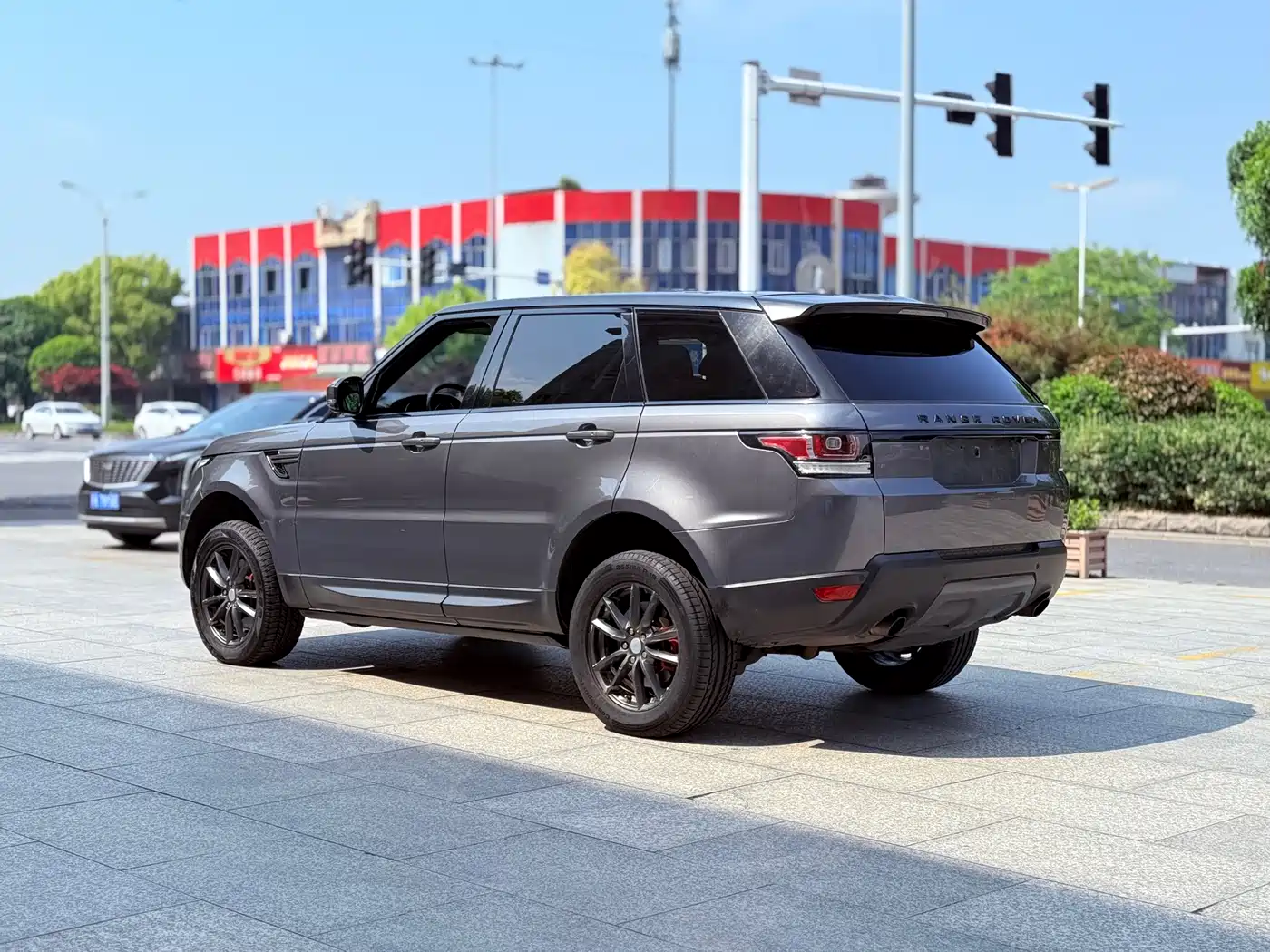 Land Rover Range Rover Sport 2016 Model 3.0 SC V6 SE фото 6