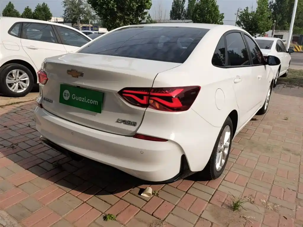 CHEVROLET CRUZE