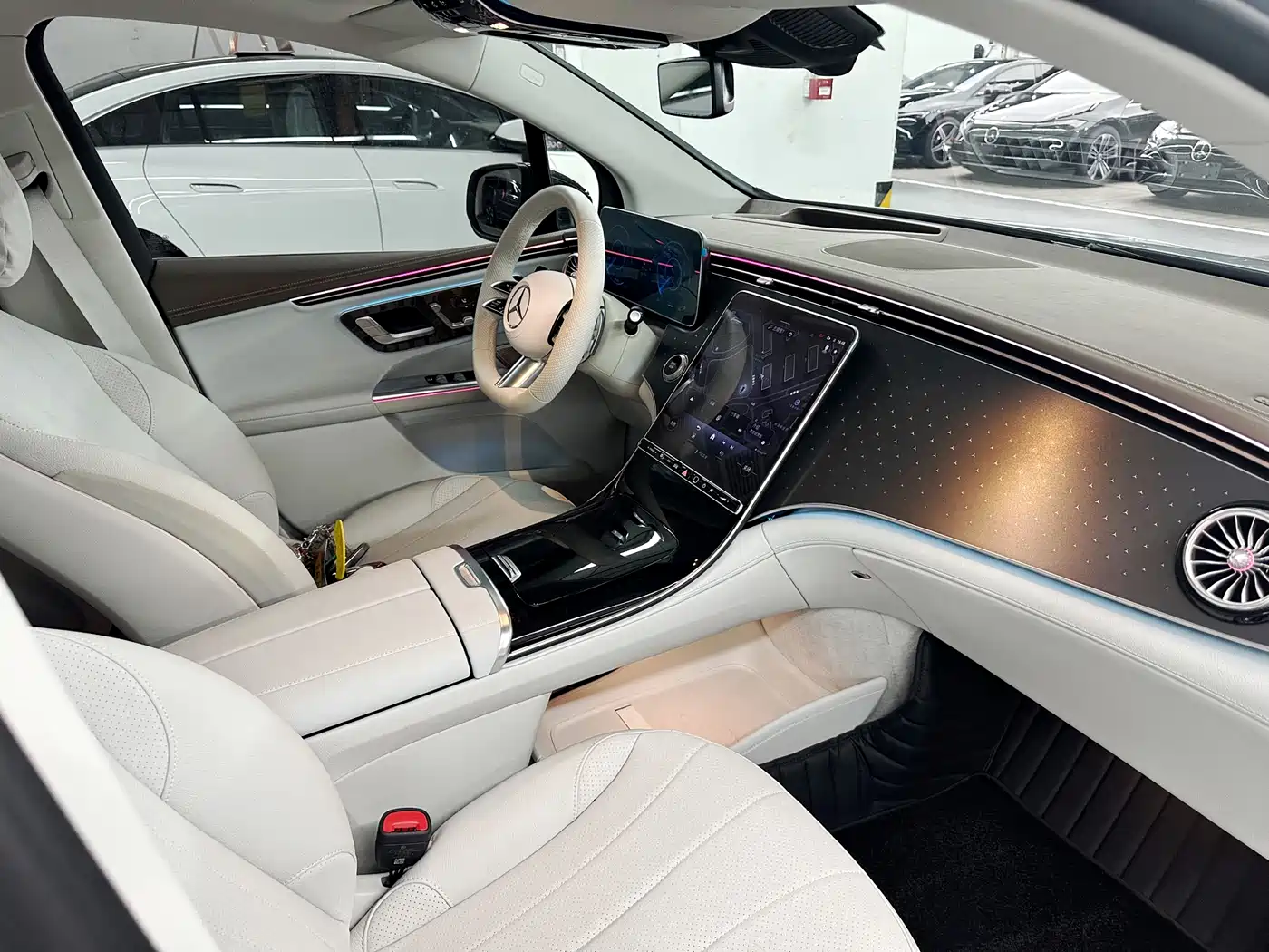 Mercedes-Benz EQE SUV 2023 500 4MATIC Special Edition фото 14