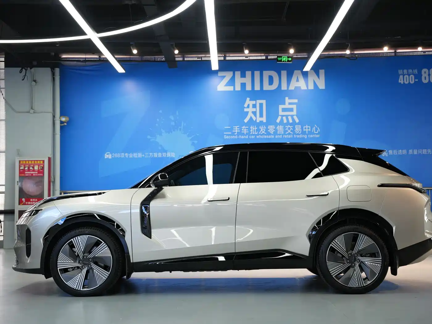 Lynk & Co 08 EM-P 2023 220km 4WD Performance Halo фото 30