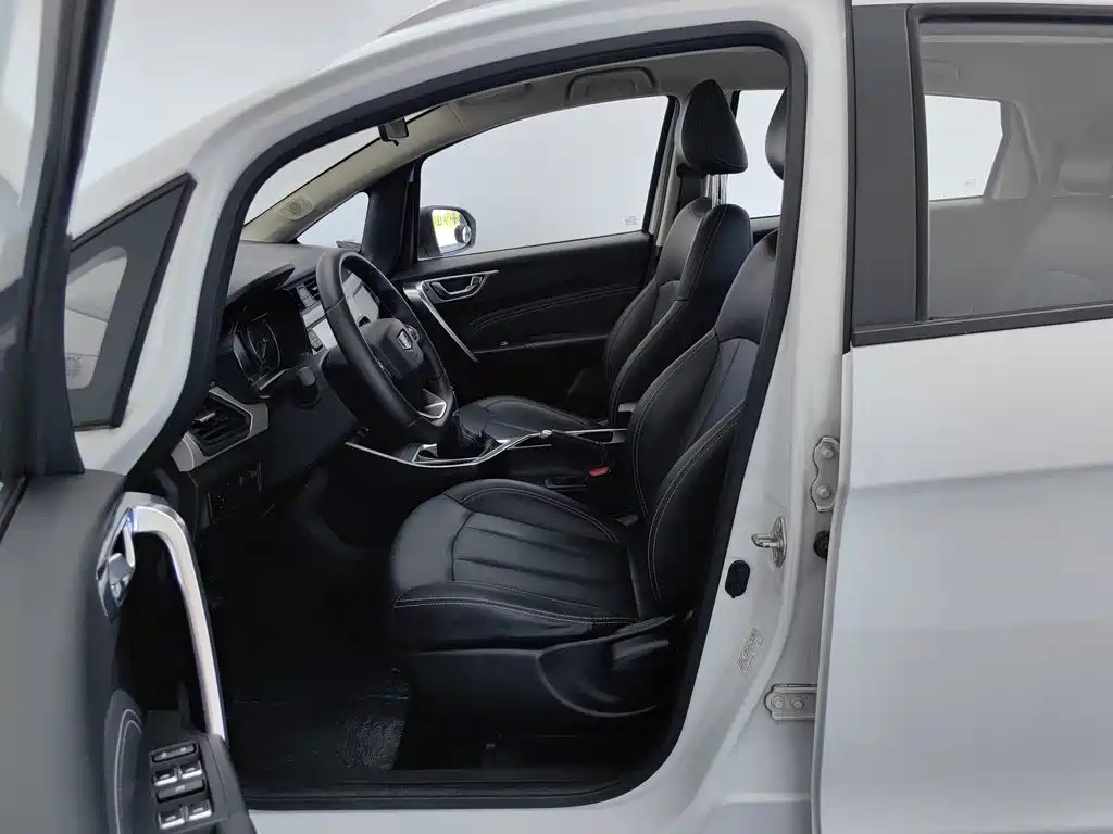 Photo 10 - Geely Vision X3