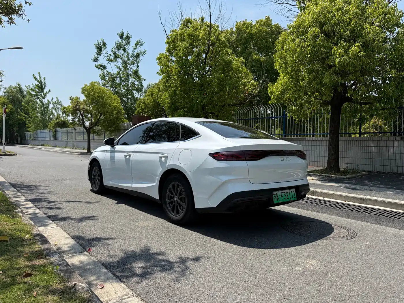 BYD Qin L 2024 DM-i 80KM Leading Edition фото 7