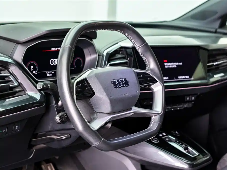 Audi Q4 e-tron 2023 50 e-tron quattro Creation Edition фото 15