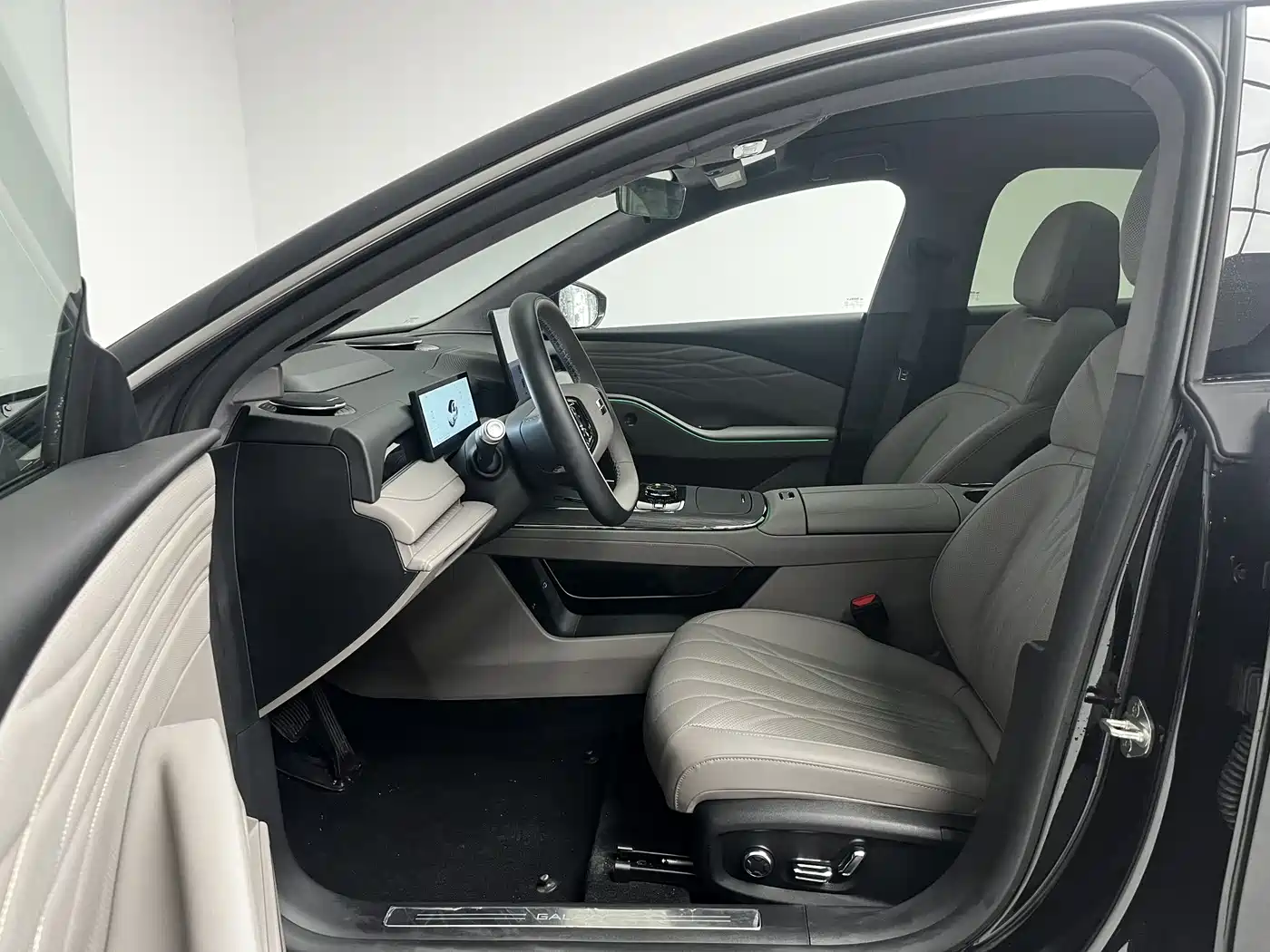 Geely Galaxy Galaxy Xingyao 8 2025 130km EM-P Starship Edition фото 15