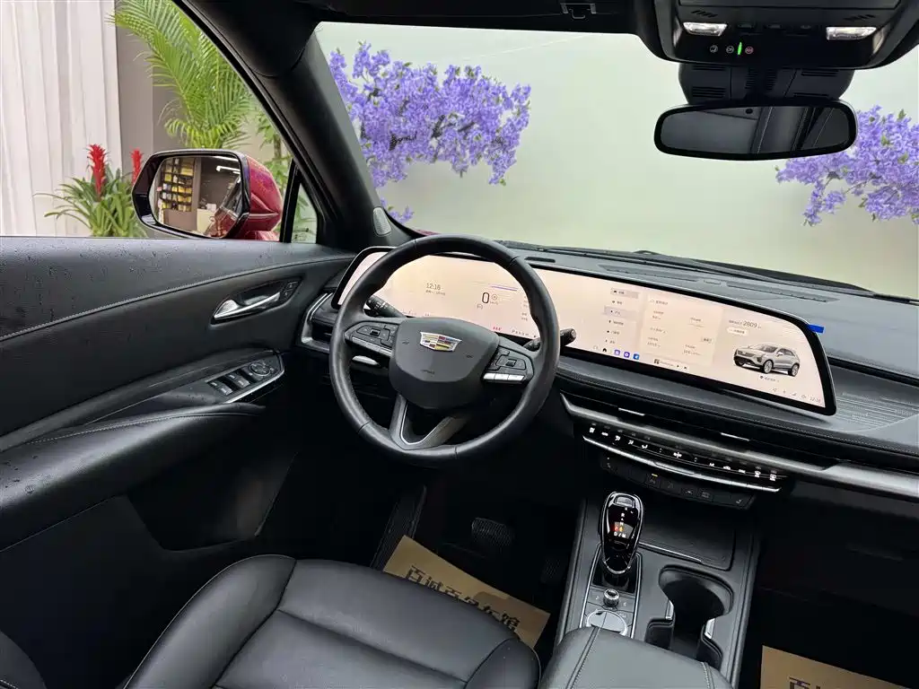 Cadillac XT4 2024 28T 2WD Luxury фото 14